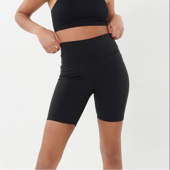 Garage Ultra High Rise Active Bike Shorts - Picture 2 of 4